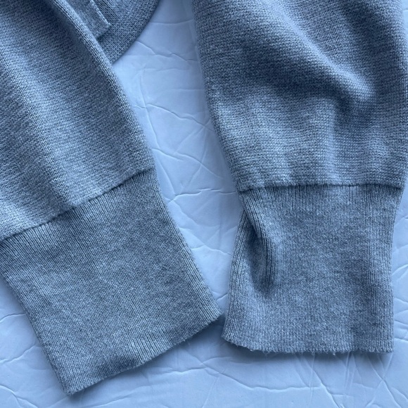 Banana Republic Outlet Turtleneck Sweater Hi-Lo Side Slits Size Medium - Picture 10 of 11